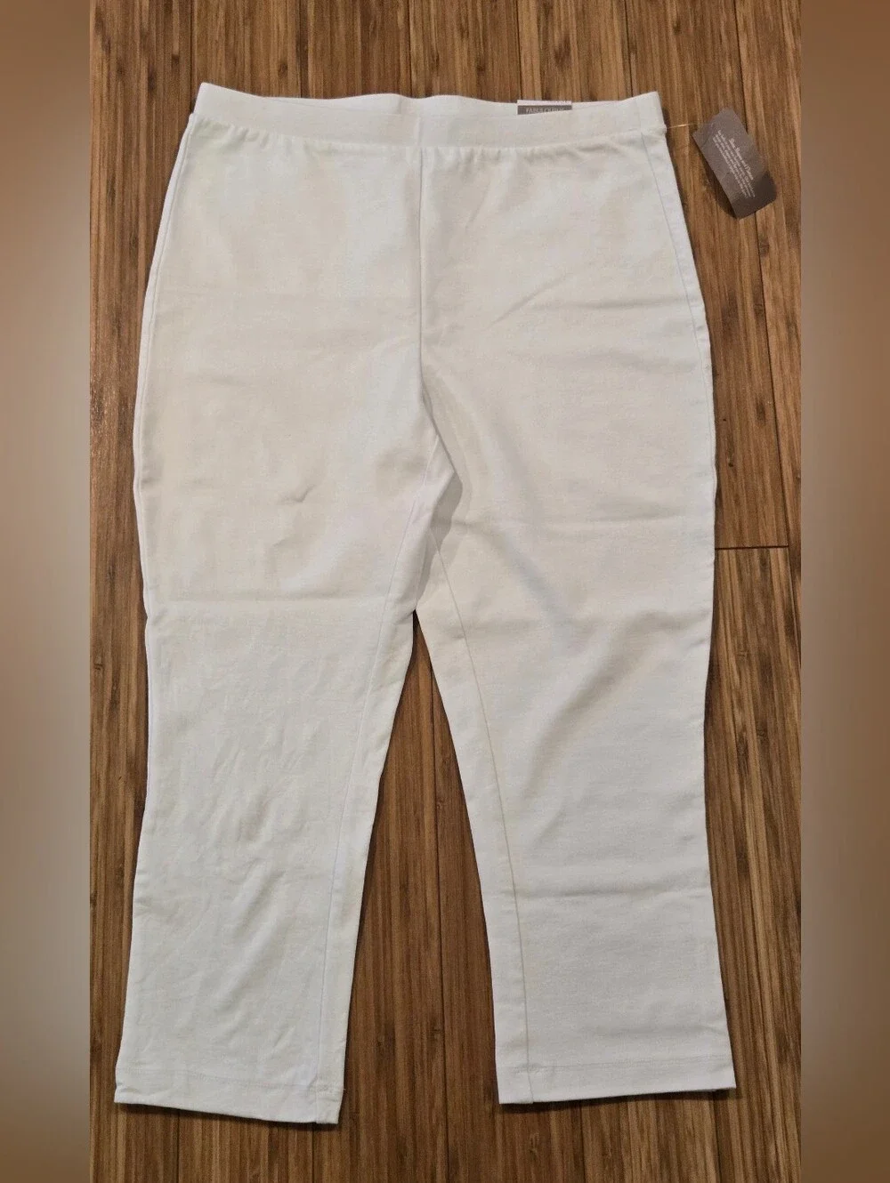NWT Chicos Women's White Ankle Pants